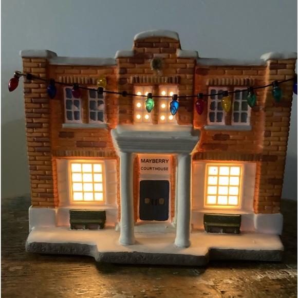 “Mayberry Courthouse” from the Welcome to Mayberry Collection - Picture 2 of 9